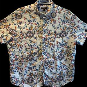 Very vibrant Johnston & Murphy short sleeve casual button down size 3x